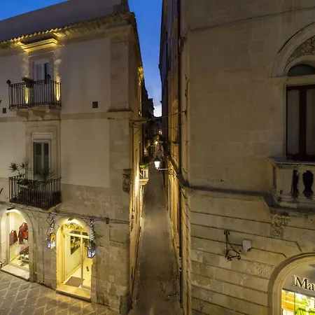 Sciala Ortigia * Syracuse